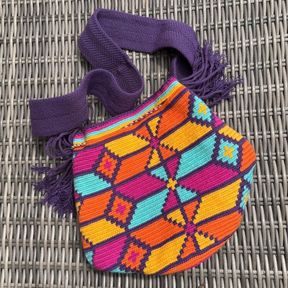 NWT Unique Handmade Monchila Bucket Bag-Crossbody-Drawstring Top-Vibrant Color - Picture 2 of 15